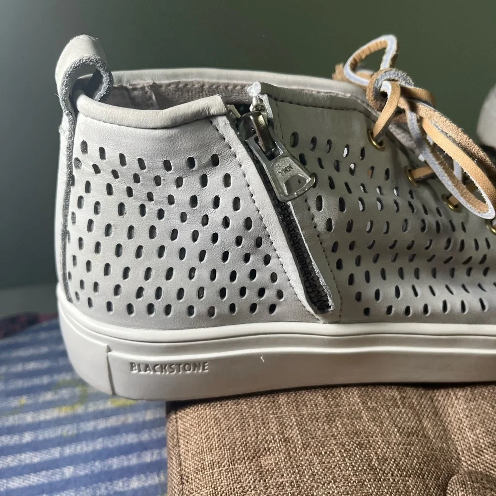 Blackstone PL-88 Women’s Sneakers Wind Chime Size 10 (40)